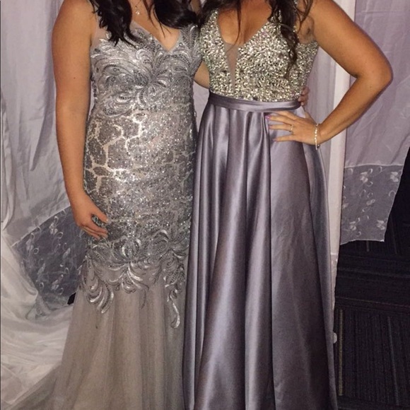 Silver long gown - Picture 5 of 5